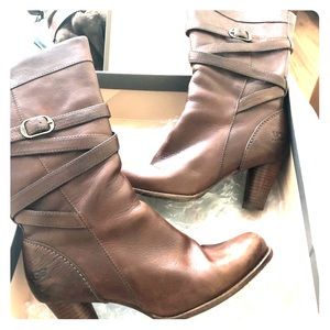 UGG Caroline Boots